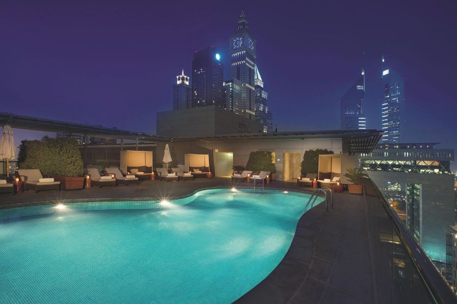 The Ritz-Carlton, Dubai pool