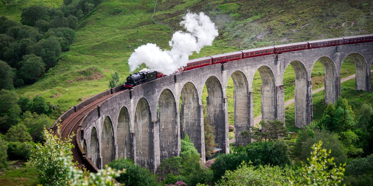 10 Jaw-Dropping UK Train Journeys You Need to Take feature image