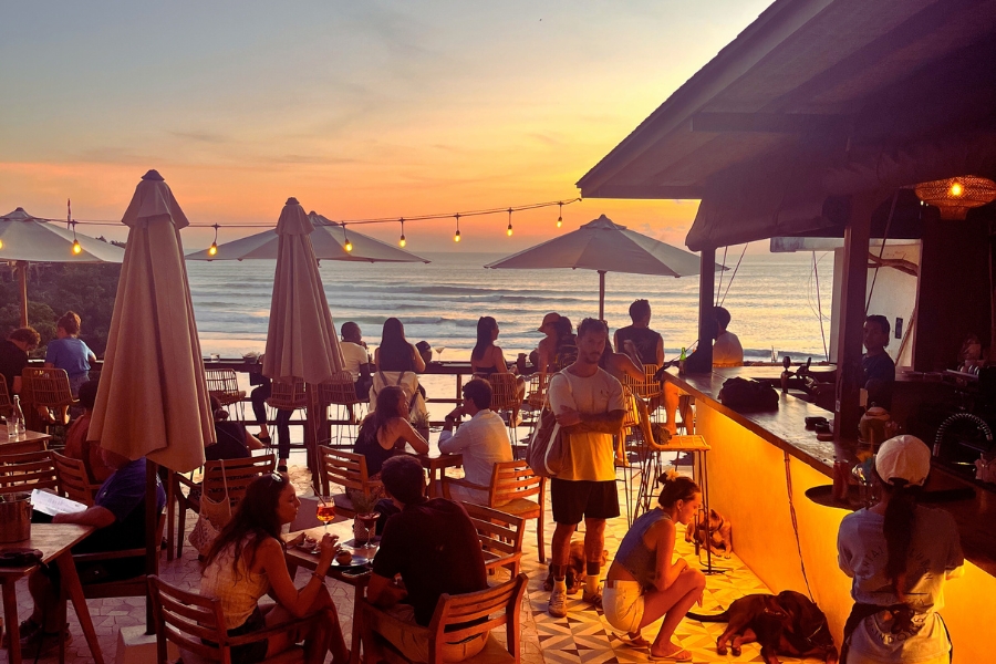 Cliff top Restaurant Near Uluwatu Beach