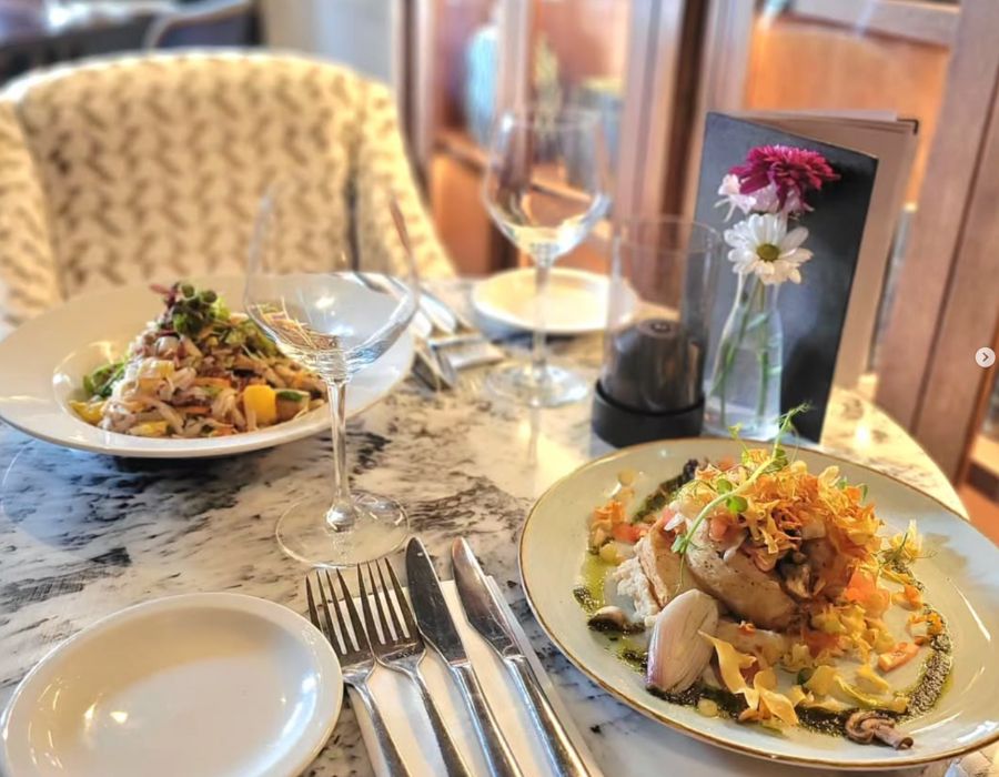 The Swan restaurant in the cotswolds