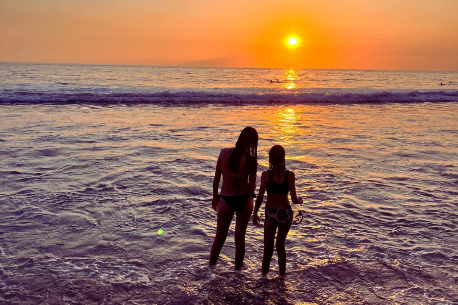Lombok Sunset View Kids In The Sea At Holiday Resort Lombok