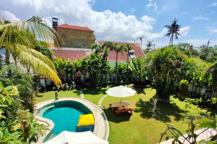 Huge garden in Legian Grand Garden Villa, Bali