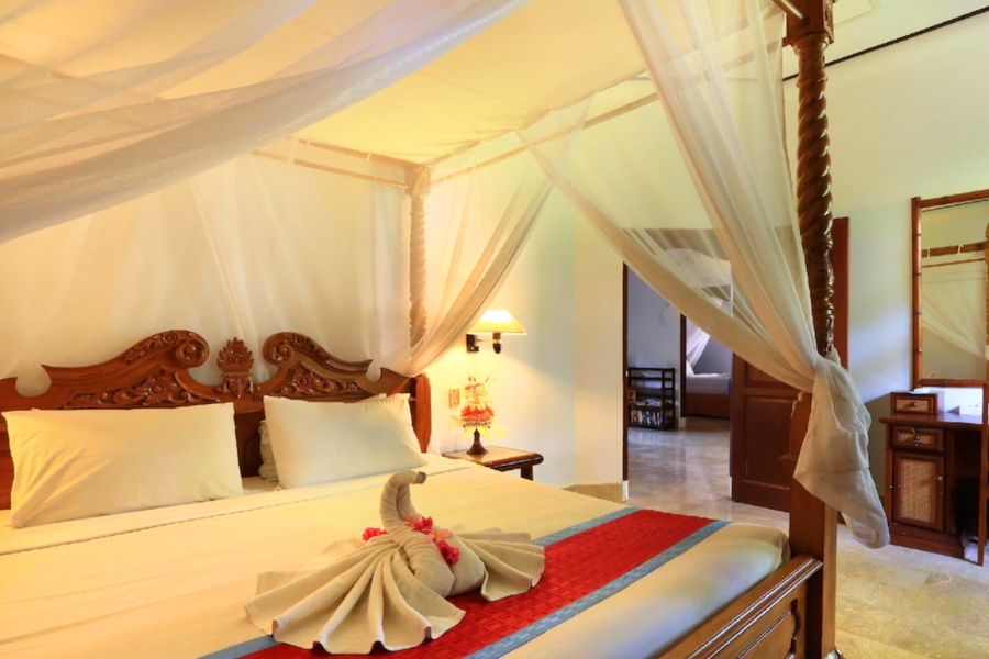 Traditional Balinese Hotel Room Laghawa Beach Hotel